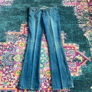 Abercrombie and Fitch women’s size 6L jeans.